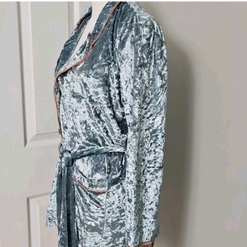 Aratta Silent Journey Crushed Velvet Smoking Jacket Blue Embroidered Belted S - Picture 9 of 12